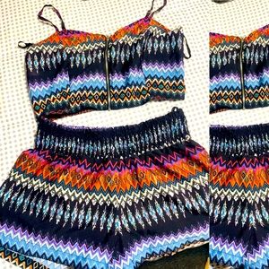 Crop and short set size large
